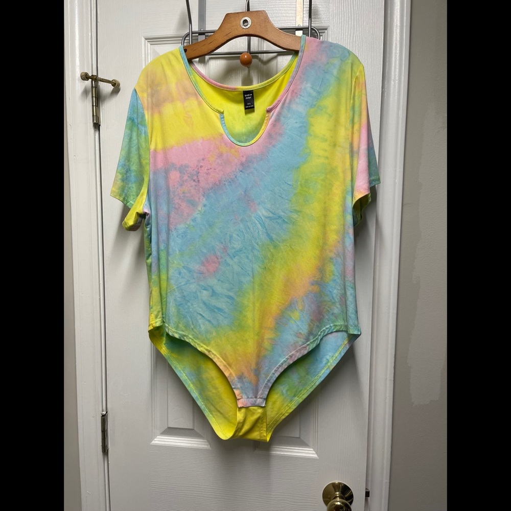 🦇 6/$25🦇 Tie dye bodysuit